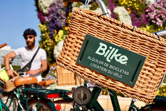 BILBAO-City Highlights Bike Tour - A quieter pause at Doña Casilda Park