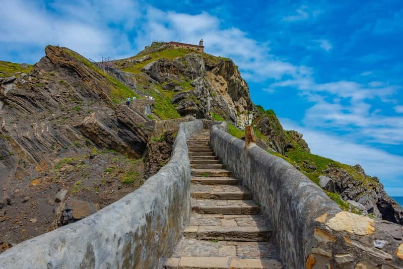 Bilbao: Gaztelugatxe, Bermeo, Mundaka, Gernika, & Wine Tour - Bermeo, a working maritime town