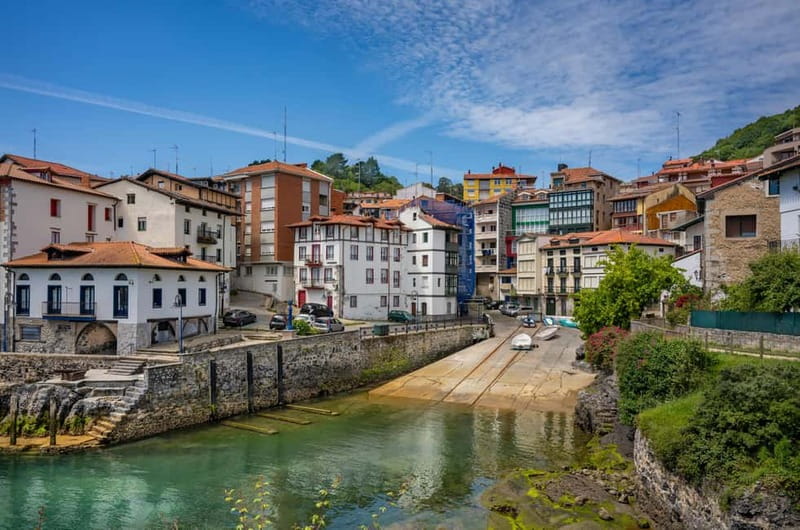 Bilbao: Gaztelugatxe, Bermeo, Mundaka, Gernika, & Wine Tour - Gernika and the memory of the bombing