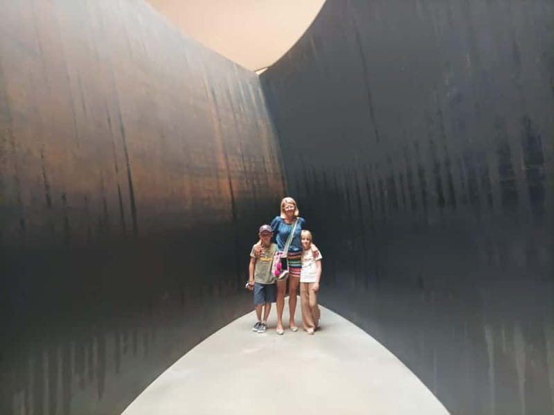 Bilbao: Guggenheim Museum Tour with Skip-the-Line Tickets - Temporary exhibitions and the changing route