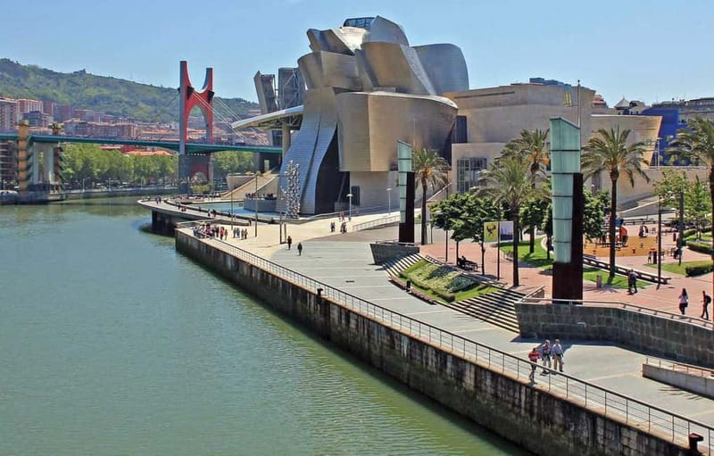 Bilbao: Guggenheim Museum Tour with Skip-the-Line Tickets - Meeting at Mazarredo Zumarkalea
