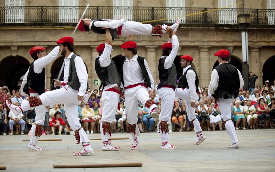 Bilbao old town walking tour - Plaza Nueva, the social heart of Casco Viejo