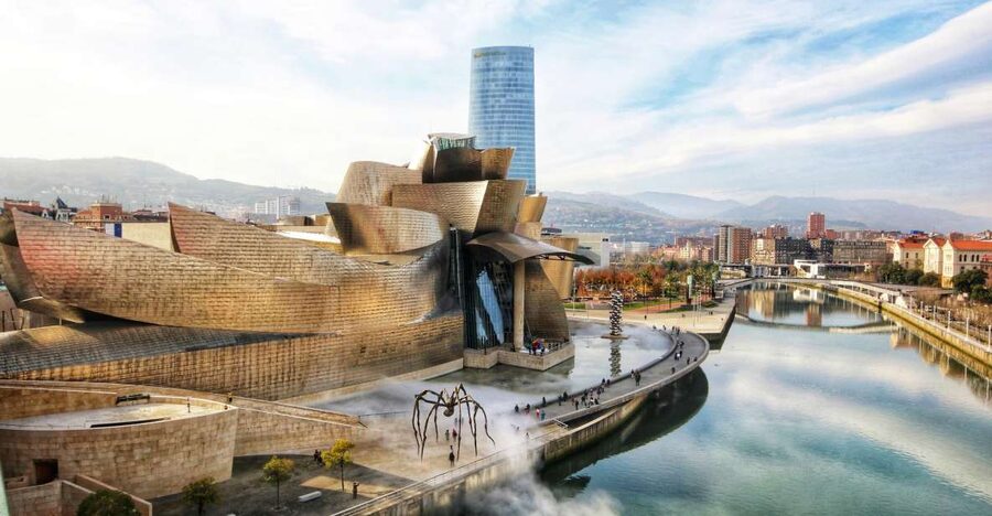 Bilbao: Private & Exclusive Guggenheim Museum Guided Tour - Key points at a glance