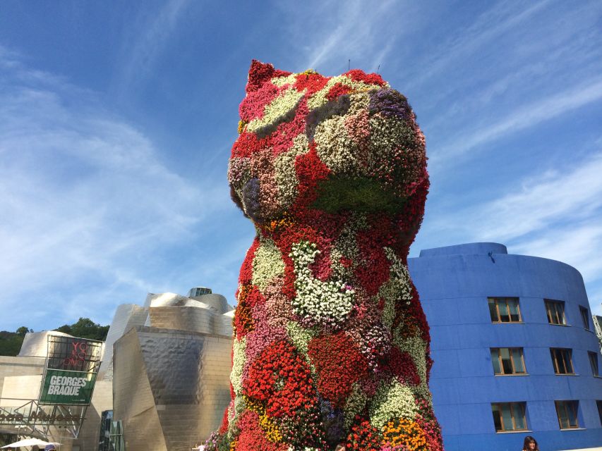 Bilbao: Private & Exclusive Guggenheim Museum Guided Tour - The atrium: a useful introduction to Gehry’s design