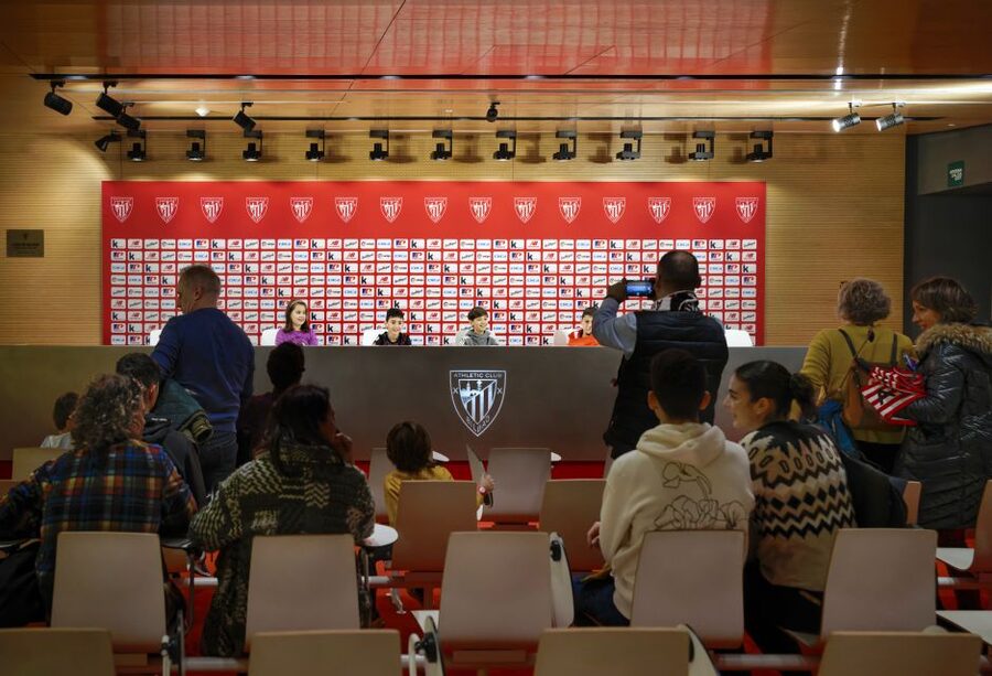 Bilbao: San Mamés Museum and Stadium Tour - Changing rooms, press room, and VIP areas
