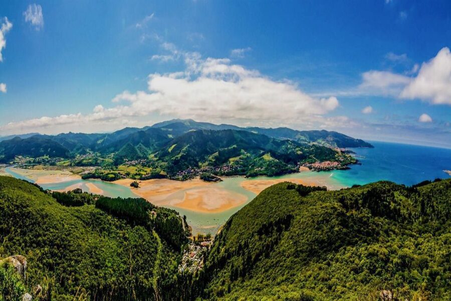 Bizkaia Bridge, Gaztelugatxe, Bermeo and Gernika from Bilbao - Neguri, farmhouses and Butron Castle