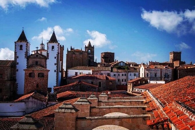 Cáceres essential - Entering the Historic Center