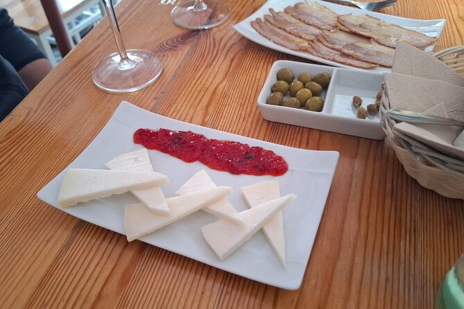 Cadiz Food Tour: Tapas, Drinks and Delights with a Local - Fried fish at the Central Market