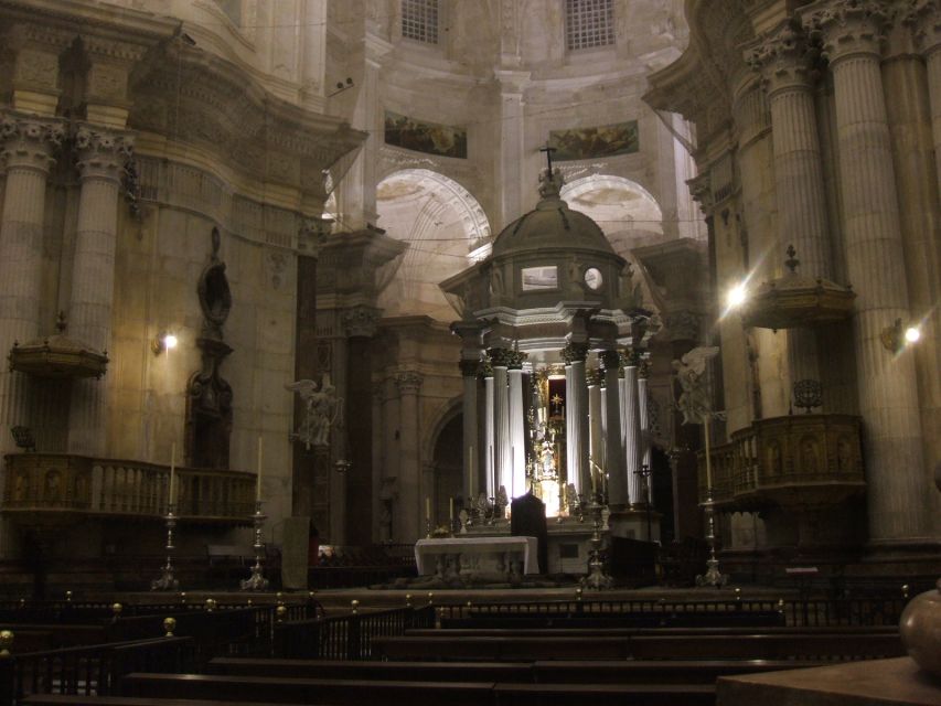 Cadiz: Medieval Tour - Pace, clothing, and practical planning