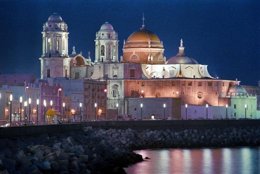 Cadiz: Medieval Tour - Starting at San Juan de Dios Square