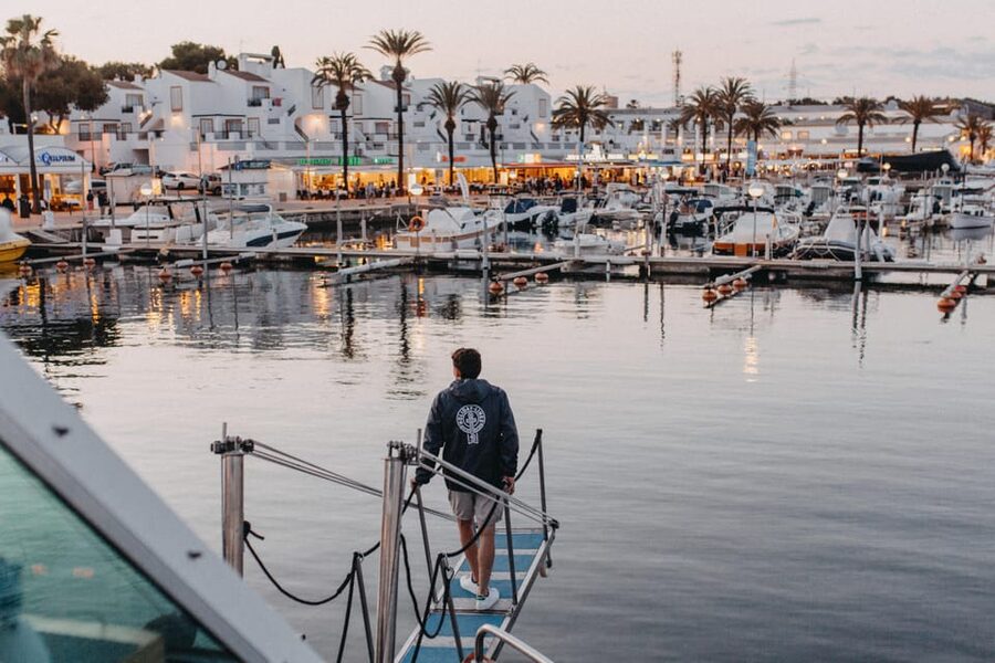 Cala'n Bosch: 2-Hour Sunset Sightseeing Tour - What the boat layout means for you