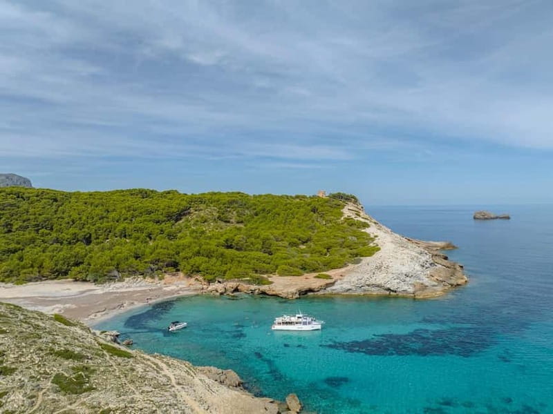 Cala Rajada: Boat Excursion with Drinks and Food - Key points at a glance