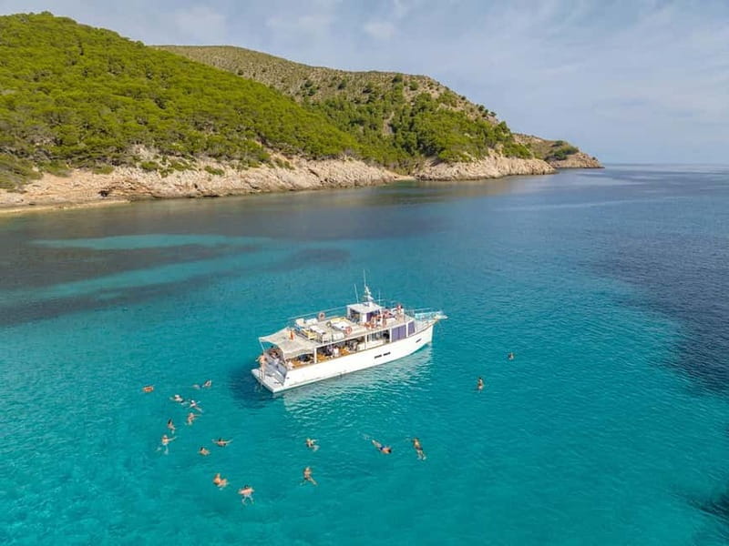 Cala Rajada: Boat Excursion with Drinks and Food - Setting out from Cala Ratjada Port at 10:30