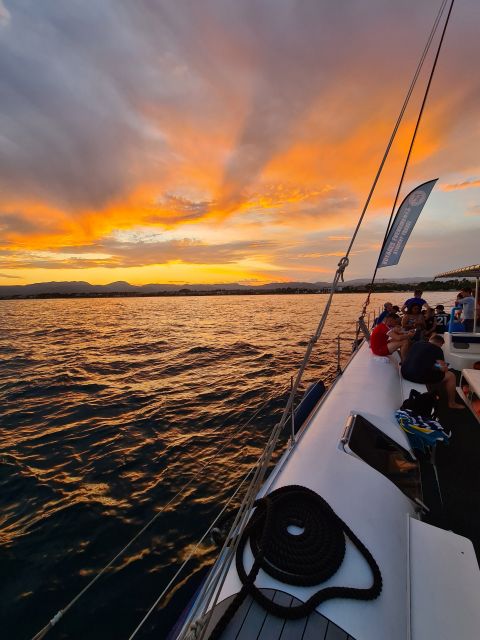 Cambrils: Costa Dorada Sunset Catamaran Cruise with Drinks - Key points before you book