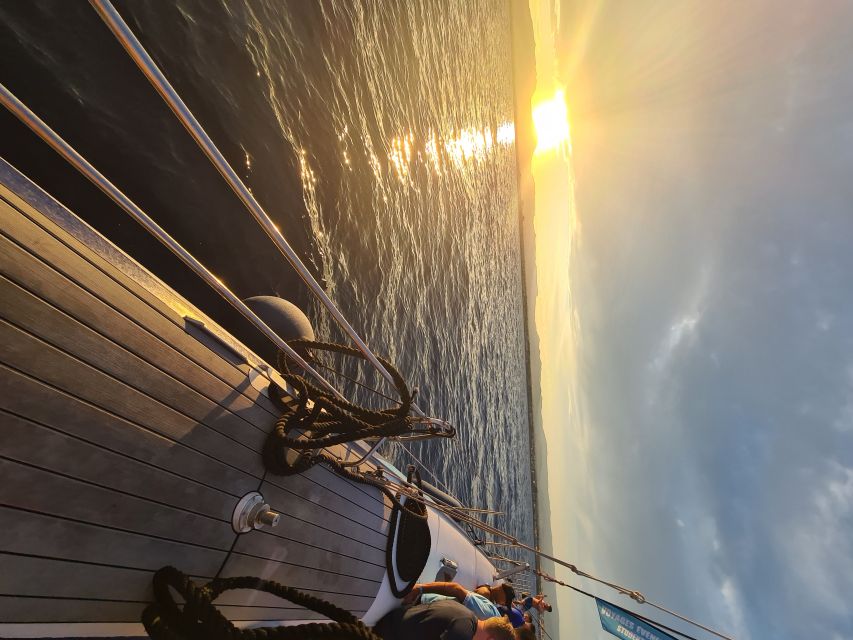 Cambrils: Costa Dorada Sunset Catamaran Cruise with Drinks - What the $38 price really includes