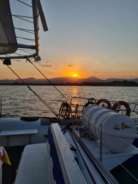 Cambrils: Costa Dorada Sunset Catamaran Cruise with Drinks - Who will enjoy this cruise most