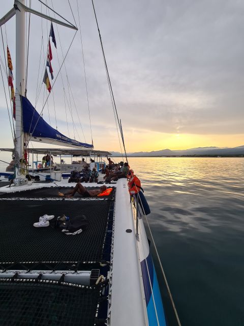 Cambrils: Costa Dorada Sunset Catamaran Cruise with Drinks - Practical details that make the evening easier