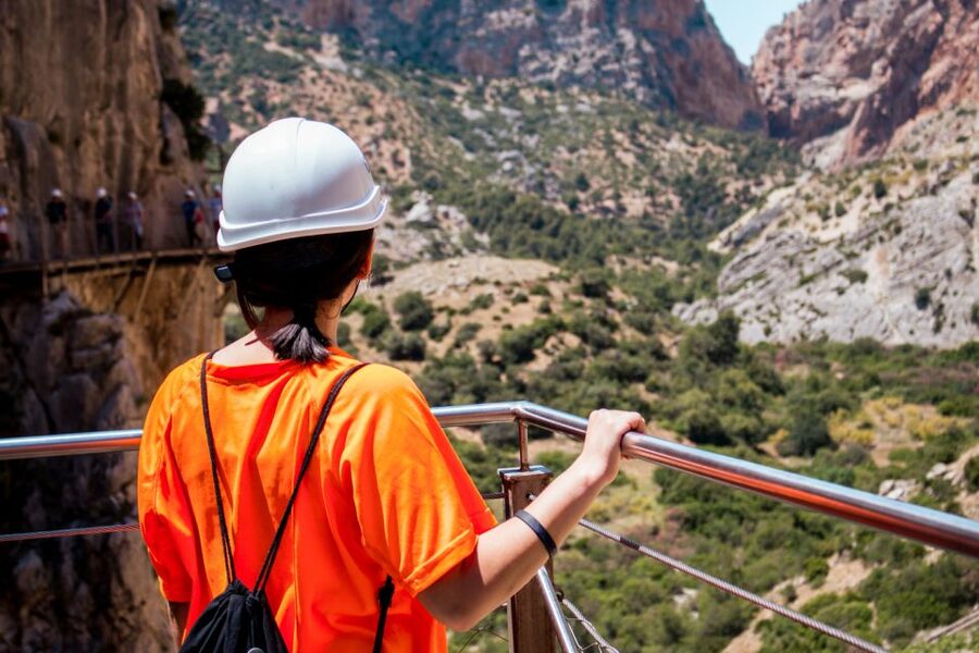 Caminito del Rey: Guided Hiking Tour with Entrance Tickets - Helmet, briefing, and the first cliff paths