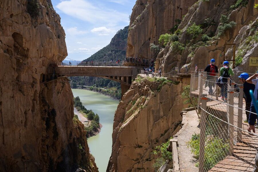 Caminito del Rey: Guided Tour with 1 Drink and Shuttle Bus - Why the Caminito del Rey Feels Special