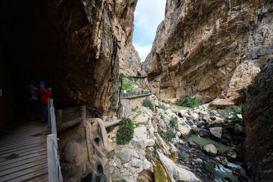 Caminito del Rey: Guided Tour with 1 Drink and Shuttle Bus - The Main 2.5-Hour Route Through El Chorro Gorge