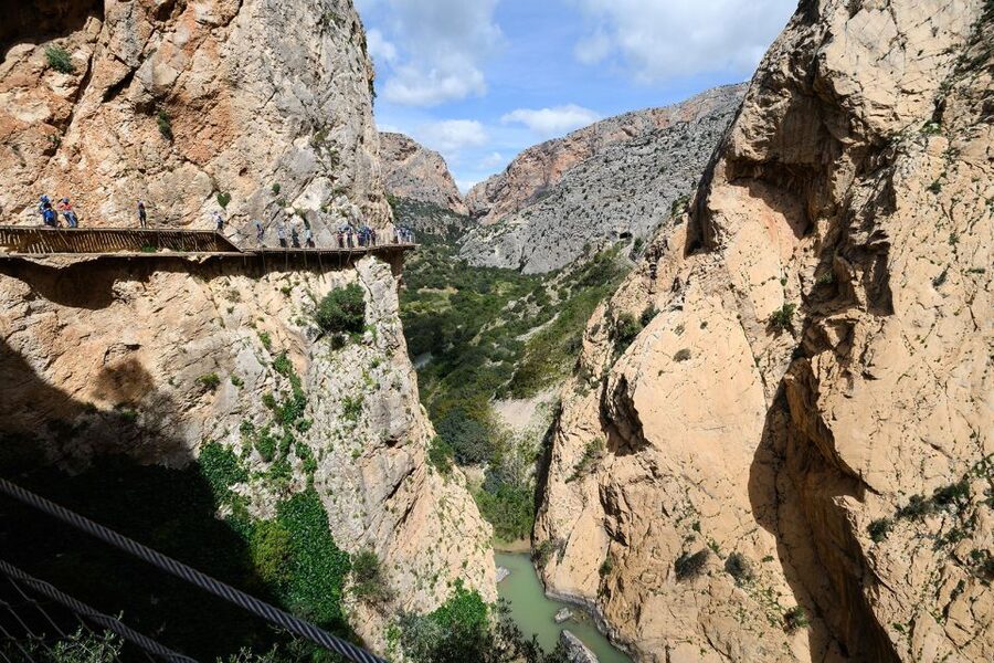 Caminito del Rey: Guided Tour with 1 Drink and Shuttle Bus - Who Will Enjoy This Walk Most