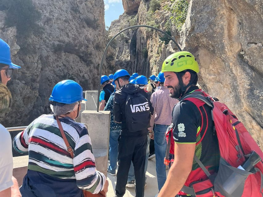 Caminito del Rey: Tour with Official Guide and Drink - What the guide adds to a famous path