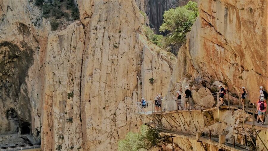 Caminito del Rey: Trekking Tour with Hiking Guide - How the experience compares with going without a guide