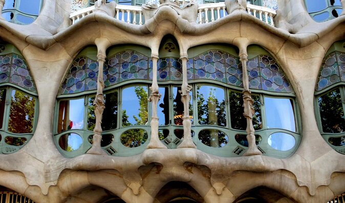 Casa Batllo Admission Ticket with Intelligent Audio Guide - Key points to know before booking