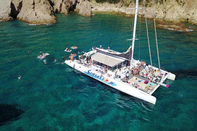 Catamaran ride -Costa Brava with barbecue and drinks. Familiar. - Who will enjoy this Costa Brava catamaran?