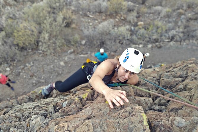 Climbing + Zipline + Via Ferrata + Cave. Adventure route in Gran Canaria - What the guide adds to the morning