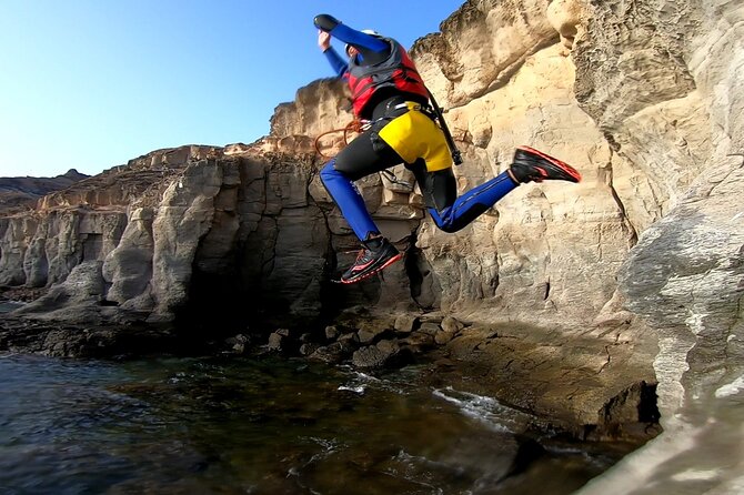 Coastering in Gran Canaria (Aquatic Route in the ocean cliffs) - Following the Mogán cliffs to the water