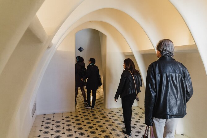 Complete Gaudi Tour: Casa Batllo, Park Guell & Sagrada Familia - Park Güell and the value of timed entry