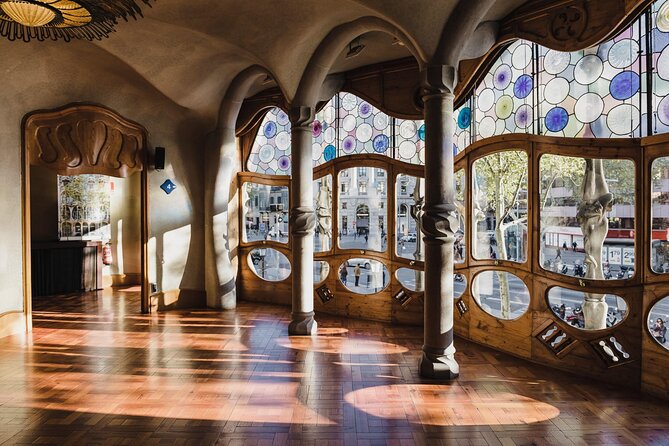 Complete Gaudi Tour: Casa Batllo, Park Guell & Sagrada Familia - Casa Batlló in the morning, Casa Vicens in the afternoon