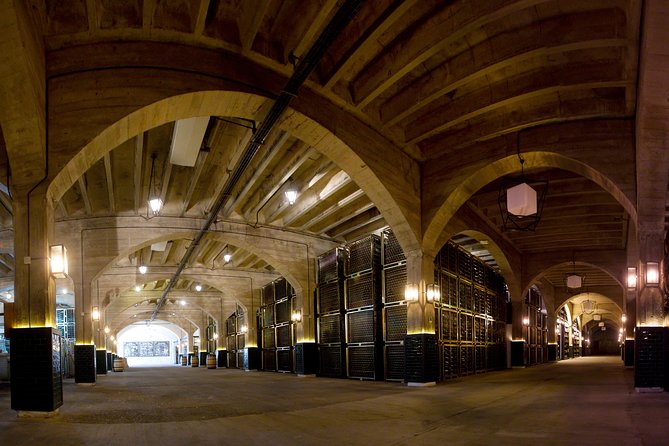 Complete winery experience: visit, tasting and traditional food - Who will enjoy this visit most