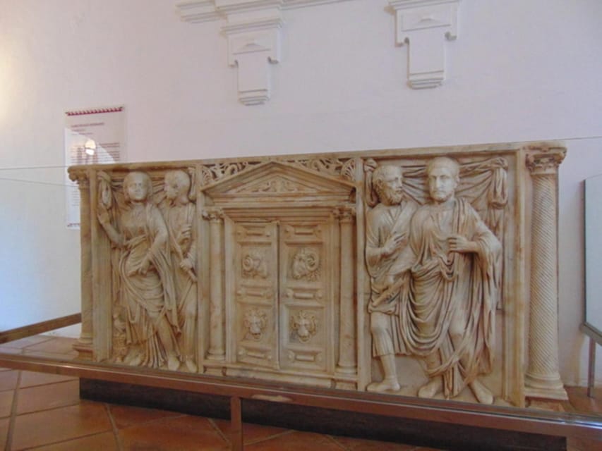 Cordoba: Alcazar of Christian Monarchs 1–Hour Guided Tour - The closure notice you must check