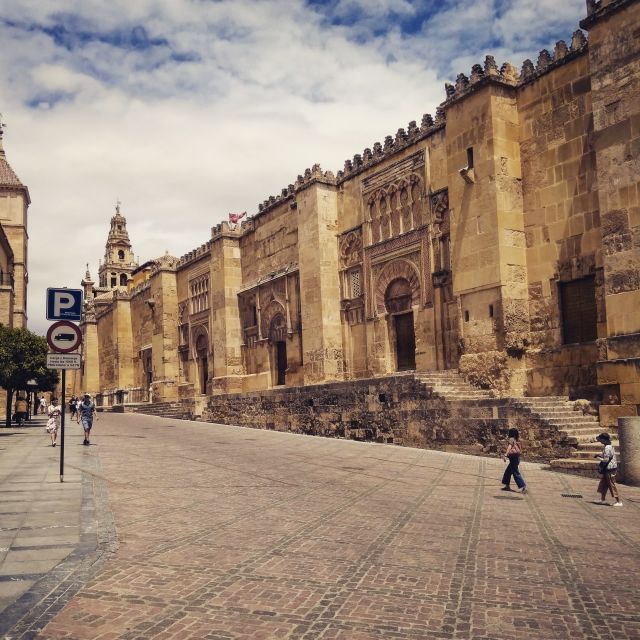 Córdoba Daily Highlights Bike Tour - Squares, churches, and Córdoba’s northern neighborhoods