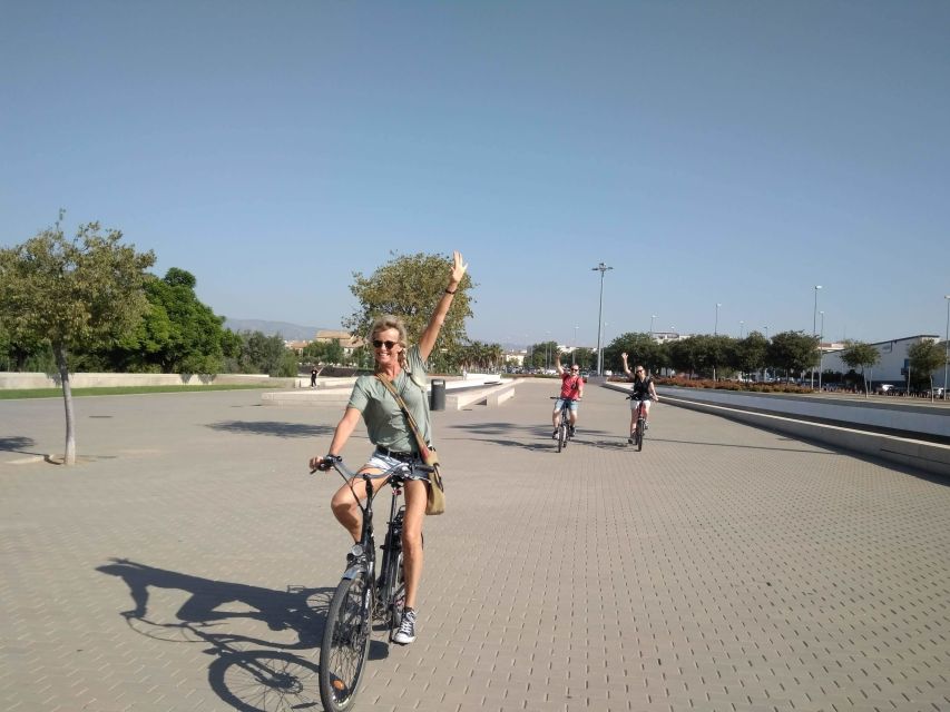 Córdoba Daily Highlights Bike Tour - Roman Bridge and Calahorra Tower