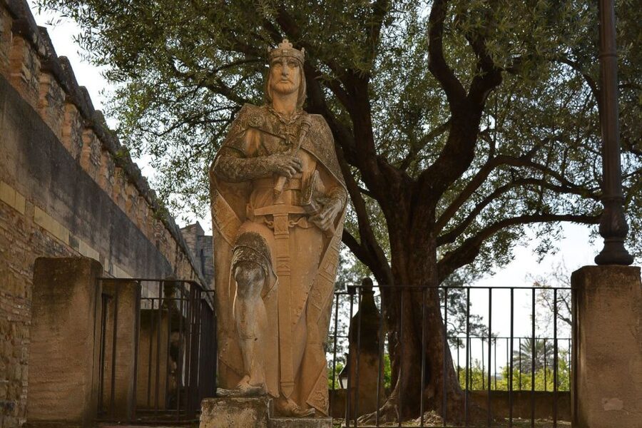 Cordóba: Gardens & Fortress of Catholic Monarchs Guided Tour - Who will enjoy this guided visit most?