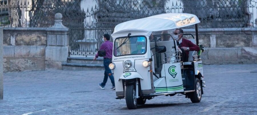 Córdoba: Guided City Tour by Tuk-Tuk - Starting at Tendillas Square