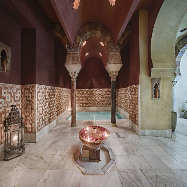 Córdoba: Hammam Al Ándalus Entry Ticket w/Optional Massage - Timing your visit for the calmest atmosphere