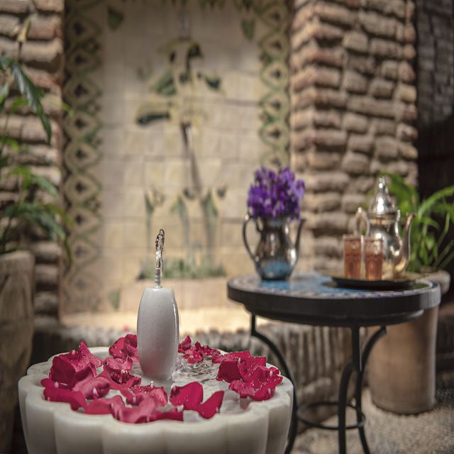 Córdoba: Hammam Al Ándalus Entry Ticket w/Optional Massage - What the $71 price gets you