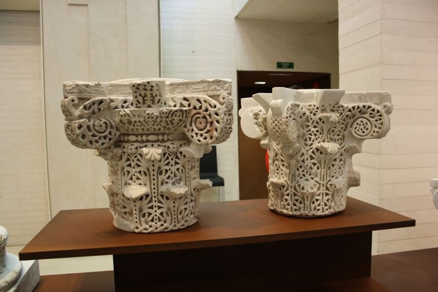 Córdoba: Medina Azahara 3-Hour Guided Tour - Walking through the House of Ja’far