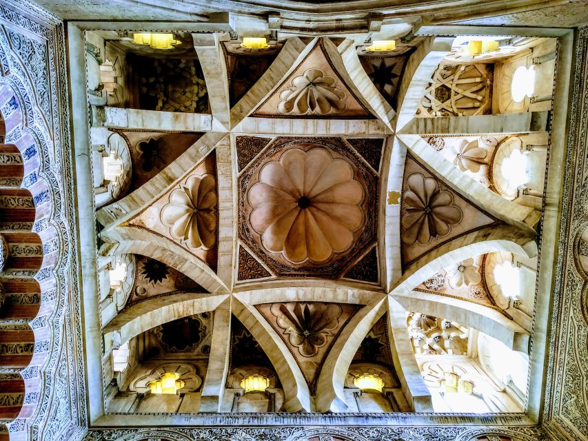 Córdoba: Mosque-Cathedral Guided Tour - Seeing the Christian cathedral within the mosque
