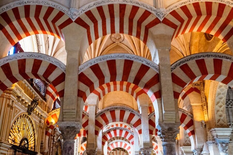 Córdoba Mosque, Jewish Quarter and Alcázar 3-Hour Tour - Pace, crowds, and group size