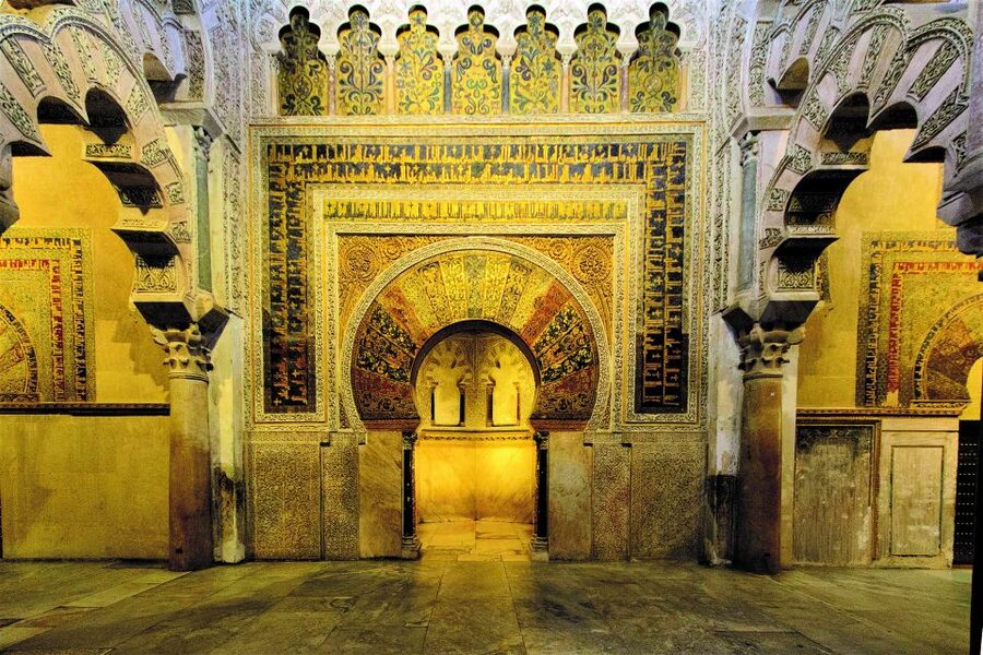Córdoba Mosque, Jewish Quarter and Alcázar 3-Hour Tour - Walking through the Jewish Quarter