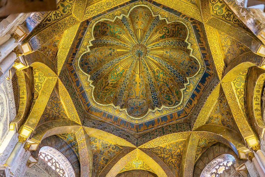 Córdoba: Skip-the-Ticket-Line Mosque-Cathedral Guided Tour - Dress, access, and comfort
