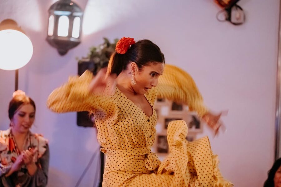 Córdoba: Tablao Flamenco at Doble de Cepa with Optional Meal - What happens during the one-hour show