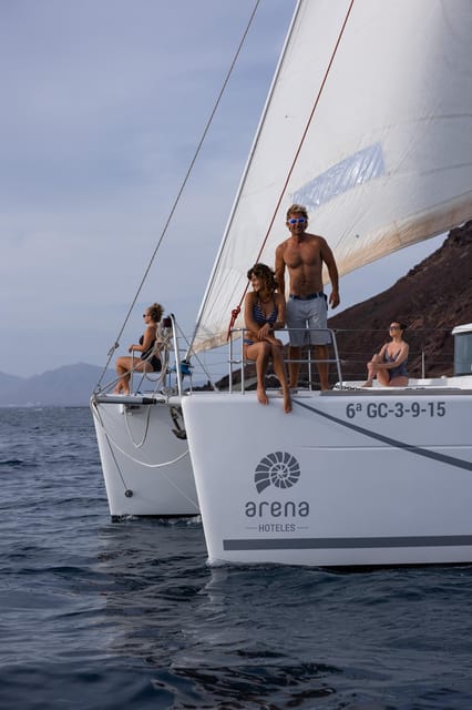 Corralejo: Adults-Only Catamaran Day Trip to Lobos Island - Who should choose this catamaran trip?