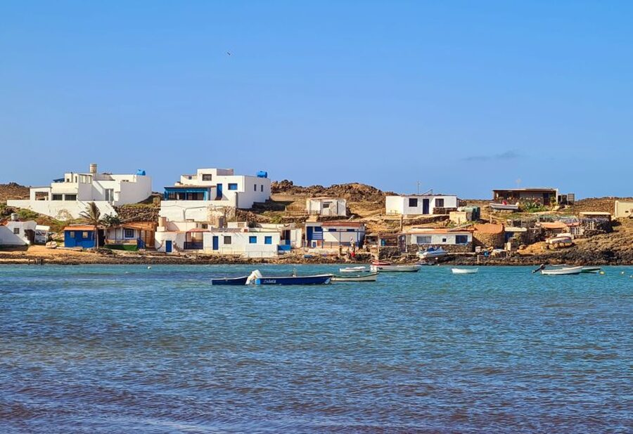 Corralejo: E-Bike Rental with Map to Popcorn Beach - Following the map without a guide beside you