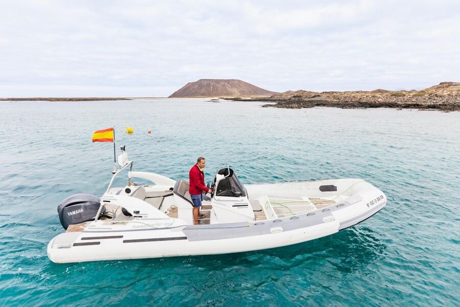 Corralejo: Lobos Island Catamaran Tour with Drinks & Snorkel - Quick points about the Lobos Island cruise